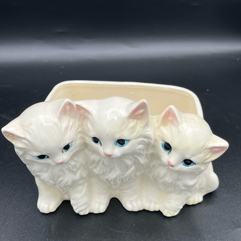 Vintage Napcoware three kittens ceramic planter - Picture 3 of 10